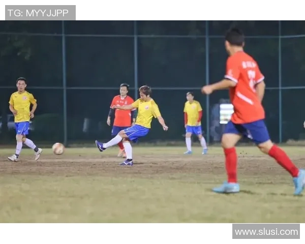 足球明星们热衷的运动与休闲活动揭秘你不知道的他们的爱好与生活方式