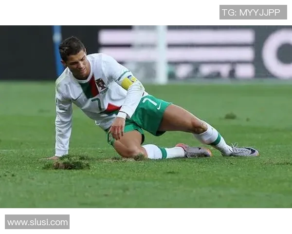 足球明星中午纹身图片女神魅力展现与时尚风格的完美结合