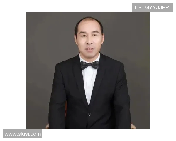 唐姓足球明星的传奇之路与辉煌成就揭秘